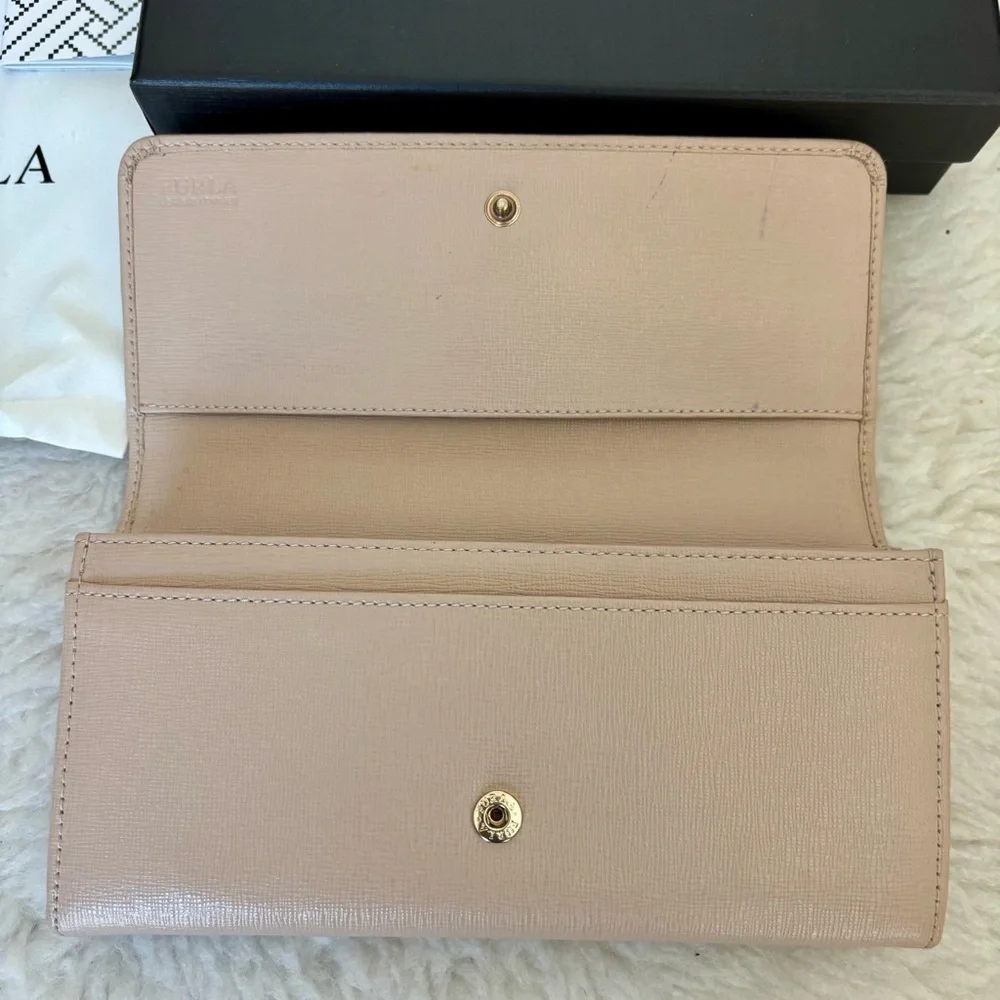 Furla Women's Beige long Wallet w/ Dustbag/Cards/box